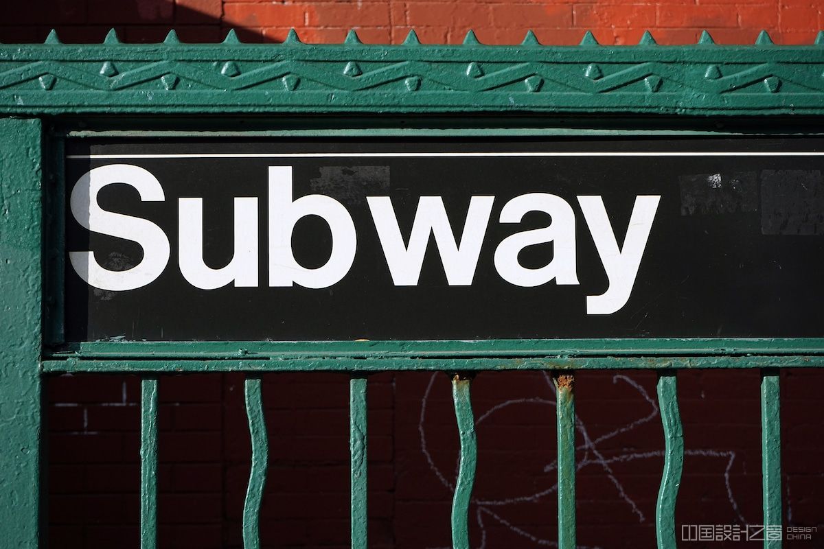 点击打开原图 Subway Sign Using Helvetica - Design Is Not Art: The Work and Legacy of Massimo Vignelli
